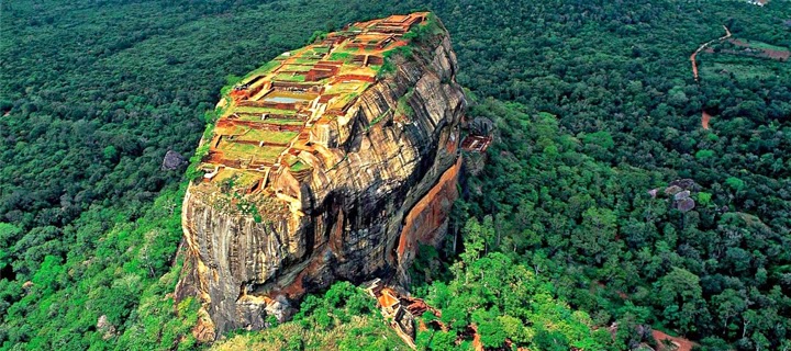 SIGIRIYA KINGDOM,ROCK FORTRESS. 10 Places Not to Miss in Srilanka