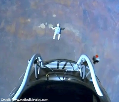 LIVE VIDEO - Mission To The Edge of Space –  Jumping From Capsule (3) 10-14-12