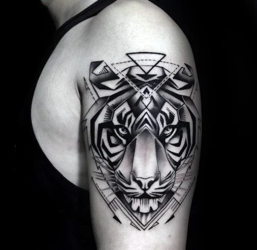 tatuaje de tigre en el brazo