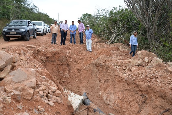 Secretário da Infraestrutura visita obras do Sistema Adutor de Olho d'Água do Casado e do Povoado Piau