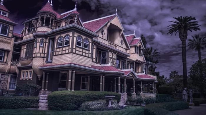 This Woman Did Extremely Strange To Escape Ghosts | A House That Gives Shelter To Spirits, Where Thousands Of Spirits Reside