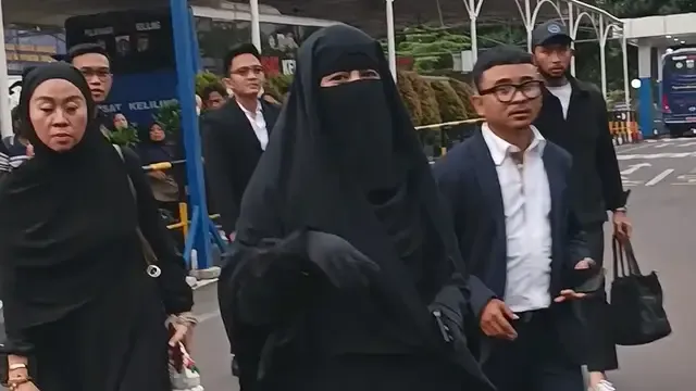 Umi Pipik Laporkan Dua Akun Medsos ke Polda Metro Jaya atas Dugaan Penghinaan