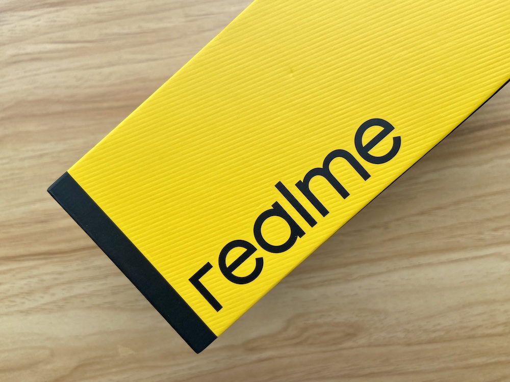 realme 9 Pro+ Retail Box - Side