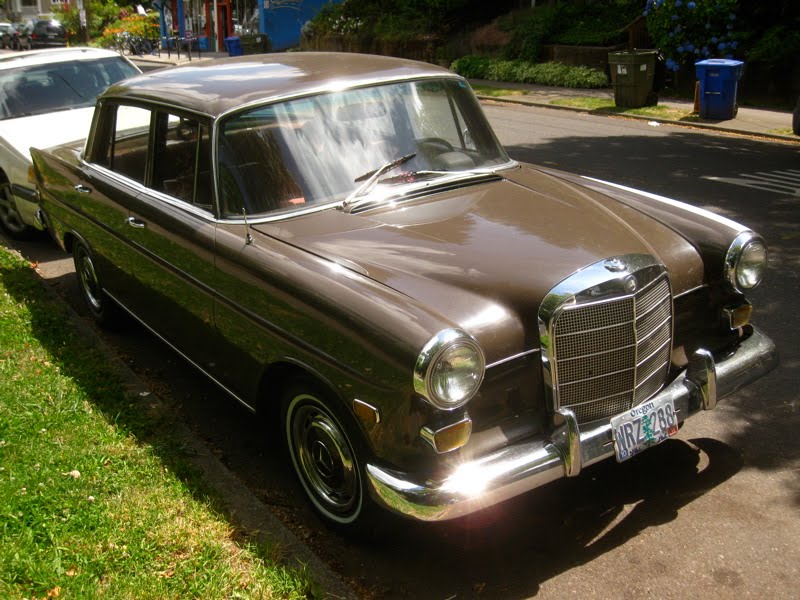 1966 MercedesBenz 200 Diesel Sedan