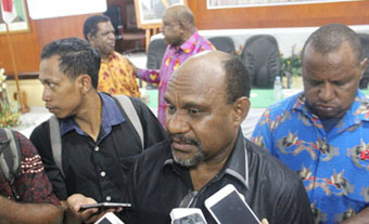 Ketua MRP Diminta Bertanggung Jawab Pada Mahasiswa Yang Terlantar di Papua