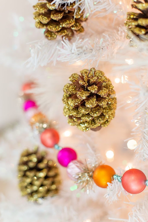 Adornos para árboles de Navidad piñitas