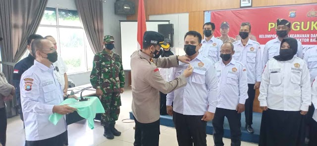 Kompol Daniel Ganjar Kristianto Kukuhkan Pengurus Pokdar Kamtibmas Bhayangkara Sektor Batu Aji