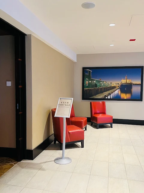 Review Club Lounge at Halifax Marriott Harbourfront Hotel