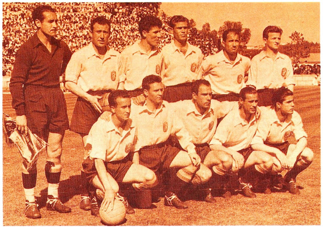 SELECCIÓN DE ESPAÑA. Temporada 1949-50. Ignacio Eizaguirre, Asensi, Parra, Puchades, Ontoria, Gonzalvo II; Basora, Molowny, Zarra, Panizo y Gaínza. SELECCIÓN DE PORTUGAL 2 SELECCIÓN DE ESPAÑA 2. 09/04/1950. IV Copa del Mundo, Brasil 1950: fase de clasificación, partido de vuelta. Lisboa, Portugal, estadio Nacional de Jamor.