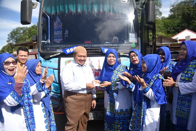 Bupati Tapsel Lepas Jemaah BKMT Kunjungan Silaturahim Ke Palas