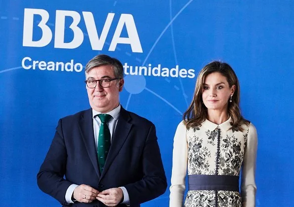 Queen Letizia wore Felipe Varela dress. Magistral Action 2017 Award at BBVA city, TOUS Jewelry pearl earrings