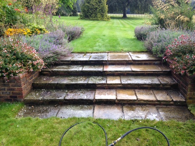 http://www.artofclean.co.uk/patio-cleaning/