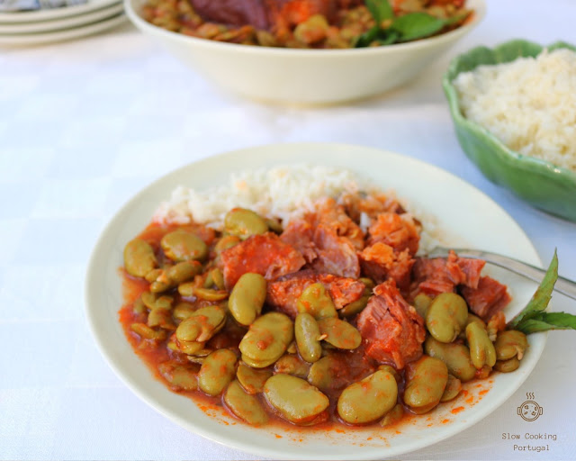 Favada com pernil e tomate