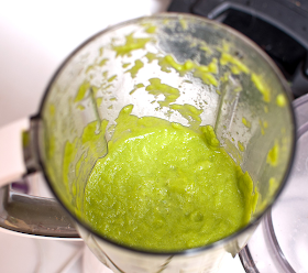 Asparagus sauce in blender