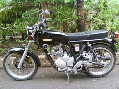 Modifikasi Honda CB 125 moto klasik mesin tiger