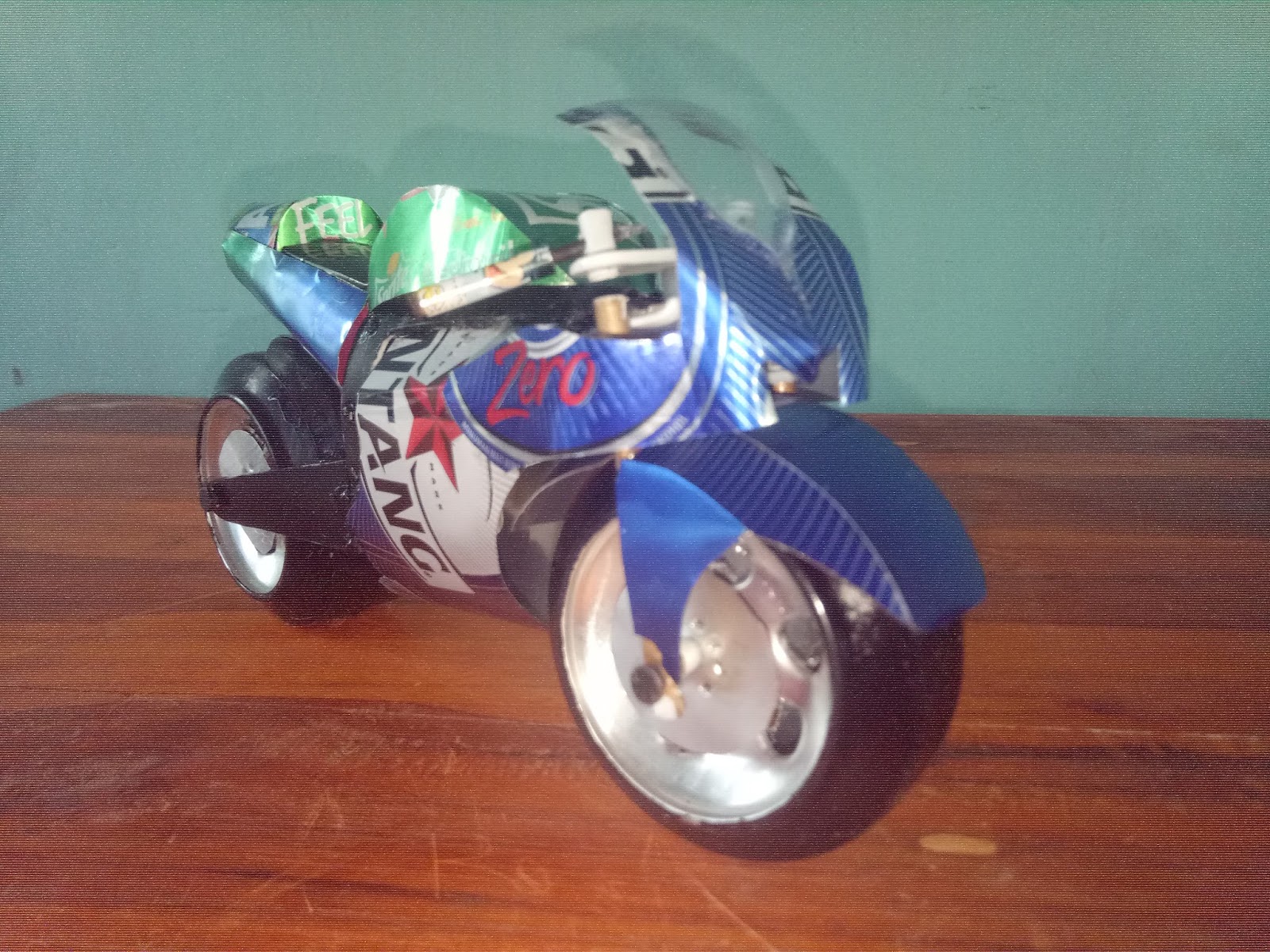 Langkah Langkah Cara Membuat Miniatur Motor MotoGP Dari Kaleng Soda