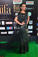 Akshara Haasan in Shining Gown at IIFA Utsavam Awards 2017  Day 2 at  42.JPG