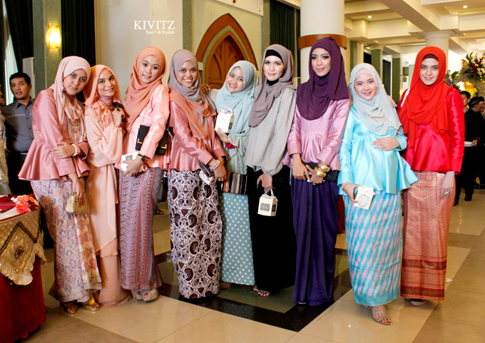 Aneka Gamis Muslimah Cantik Yang Cocok Untuk Menghadiri 
