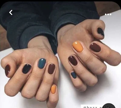 As unhas com estilo minimalista carregam certa leveza, praticidade e promove o resultado sofisticado. É bem adaptado a diferentes tamanhos de unhas, pois busca valorizar a naturalidade delas.