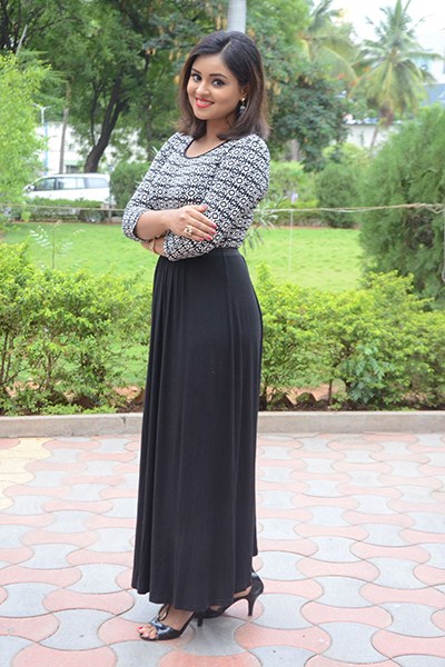 Deepthi telugu anchor image gallery 