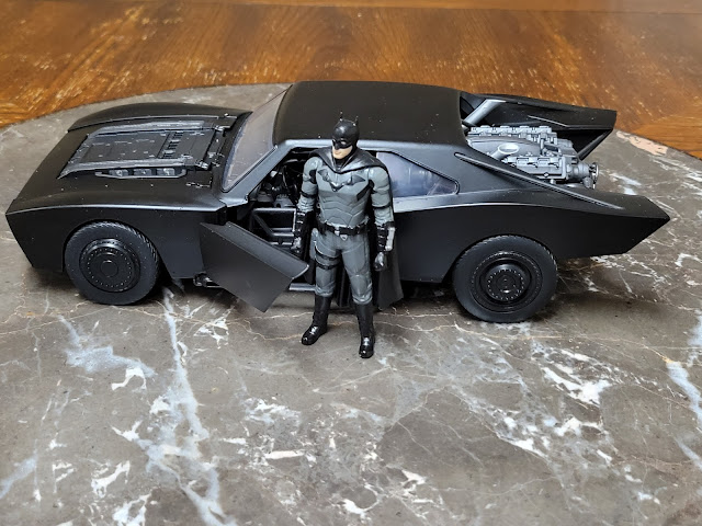 jada toys the batman 1:18 scale batmobile