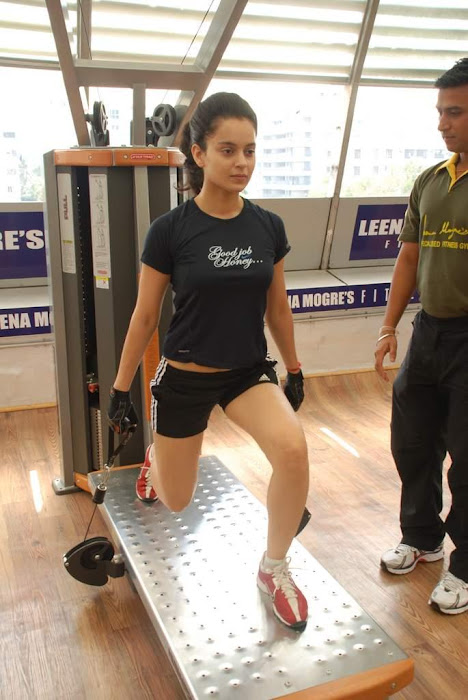 kangana ranaut in gym doing excersice unseen pics