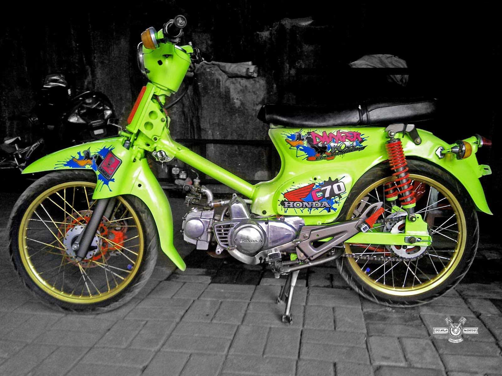  honda  c70  racing hobbiesxstyle