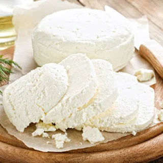 الجُبنَةُ غذاء معروف مصنوع من الحليب. يصنع الجبن في بعض الدول من حليب الماعز أو حليب الغنم أو حليب البقر أو من أي نوع من أنواع حليب الحيوانات الأليفة ...