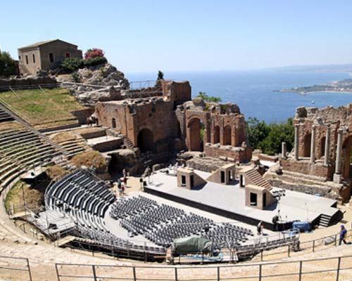 17 17 Stunning Auditoriums & Theatres From The Ancient World