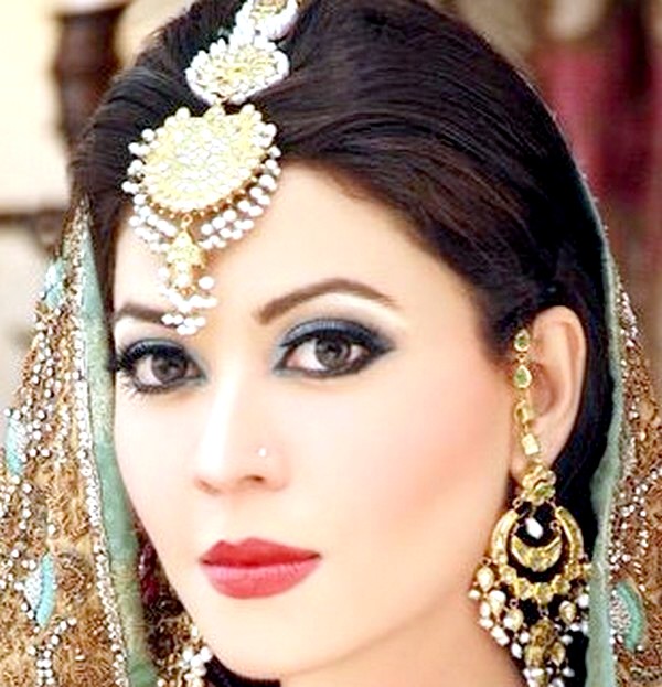 This makeup is perfect races or guestatawedding makeup