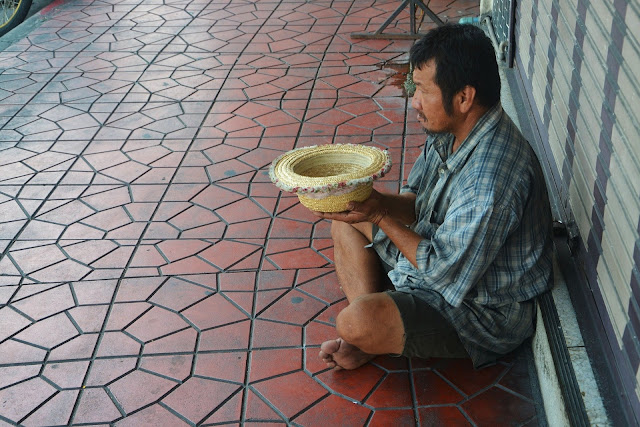 Tak Sampai Gaji UMR Jakarta, Lima Cara Kelola Gaji Supaya Tetap Bisa Bersedekah