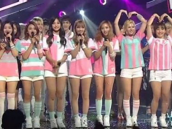 Twice S Inkigayo Stage Outfits Are Designed By Once Daily K Pop News