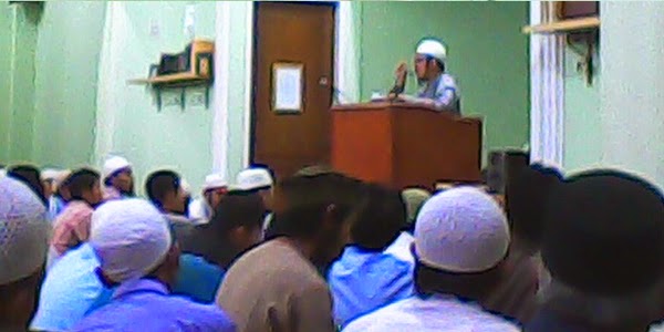  sebenarnya banyak materi yang sanggup kita ambil Khutbah Jum'at Singkat perihal Bulan Rajab 