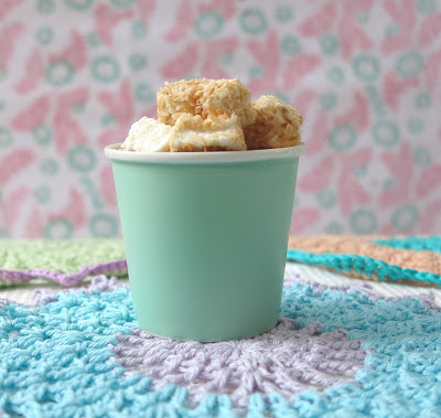 ByHaafner, vegan marshmallows, hot chocolate, pastel, doily, crochet