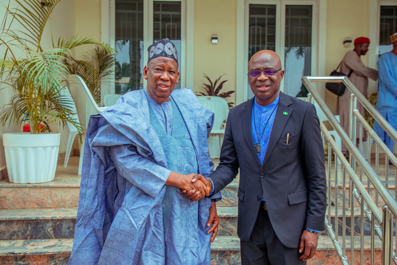 APC National Chairman, Abdullahi Umar Ganduje CON, hosts Governor of Benue State, Alia, at his residence in Abuja