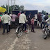 गाजीपुर में छड़ लदा ट्रैक्टर पलटा, चालक ने कूदकर बचाई जान