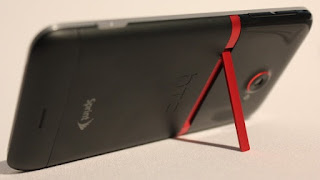 kickstand smartphone android terbaru HTC Evo 4G LTE