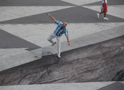 Amazing street 3D illusion Seen On www.coolpicturegallery.us