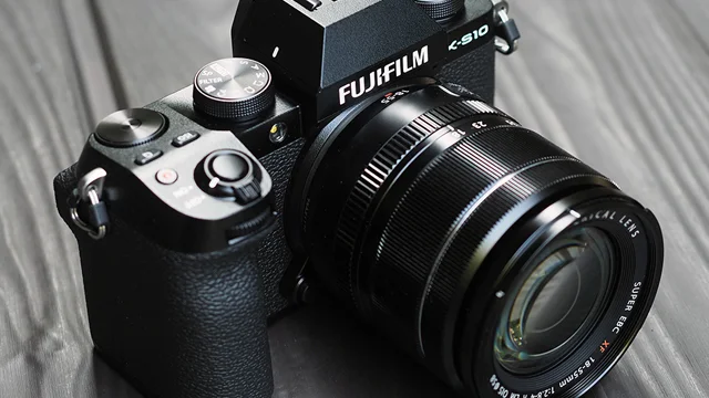 Fujifilm X-S10