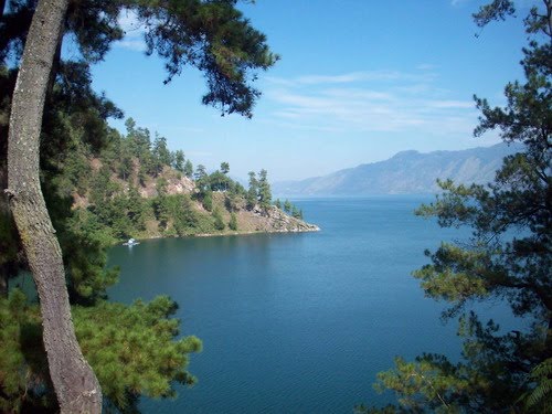 Indonesian Tourism: Laut Tawar Lake