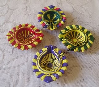 Craft Ideas Diwali on Handpainted Diyas For Diwali