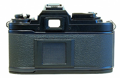 Nikon FG, Back