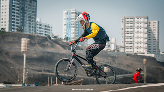 MICAELA RAMIREZ DE PERU SUBCAMPEONA DE SUDAMERICANO EN BMX