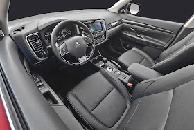 Interior view of 2016 Mitsubishi Outlander GT S-AWC