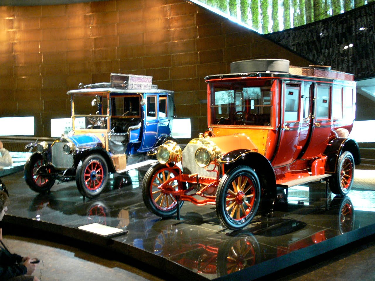 Schwarzwalder Kirschtorte Mercedes Benz Museum Porsche Museum メルセデス ベンツミュージアムとポルシェ ミュージアム