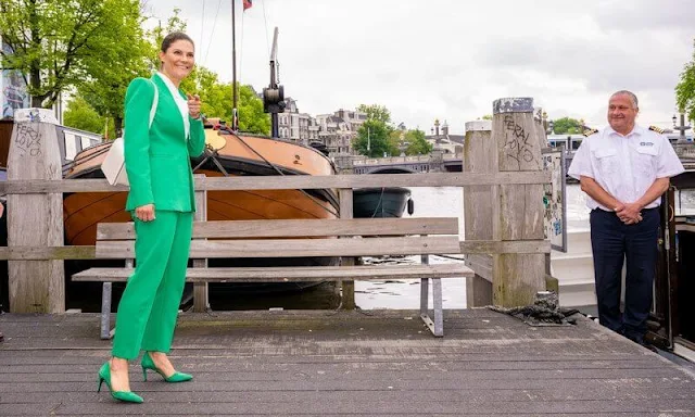 Crown Princess Victoria wore a green lapelless fitted blazer by Zara, and Paxilow green pumps from By Malene Birger