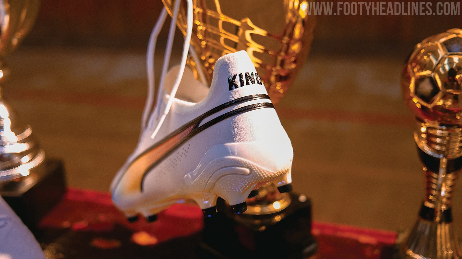 ideología Enderezar Poner Puma King Ultimate 'Icon' 2023 Boots Released - Honoring Eusébio, Pelé,  Cruyff, Matthäus, and Maradona - Footy Headlines