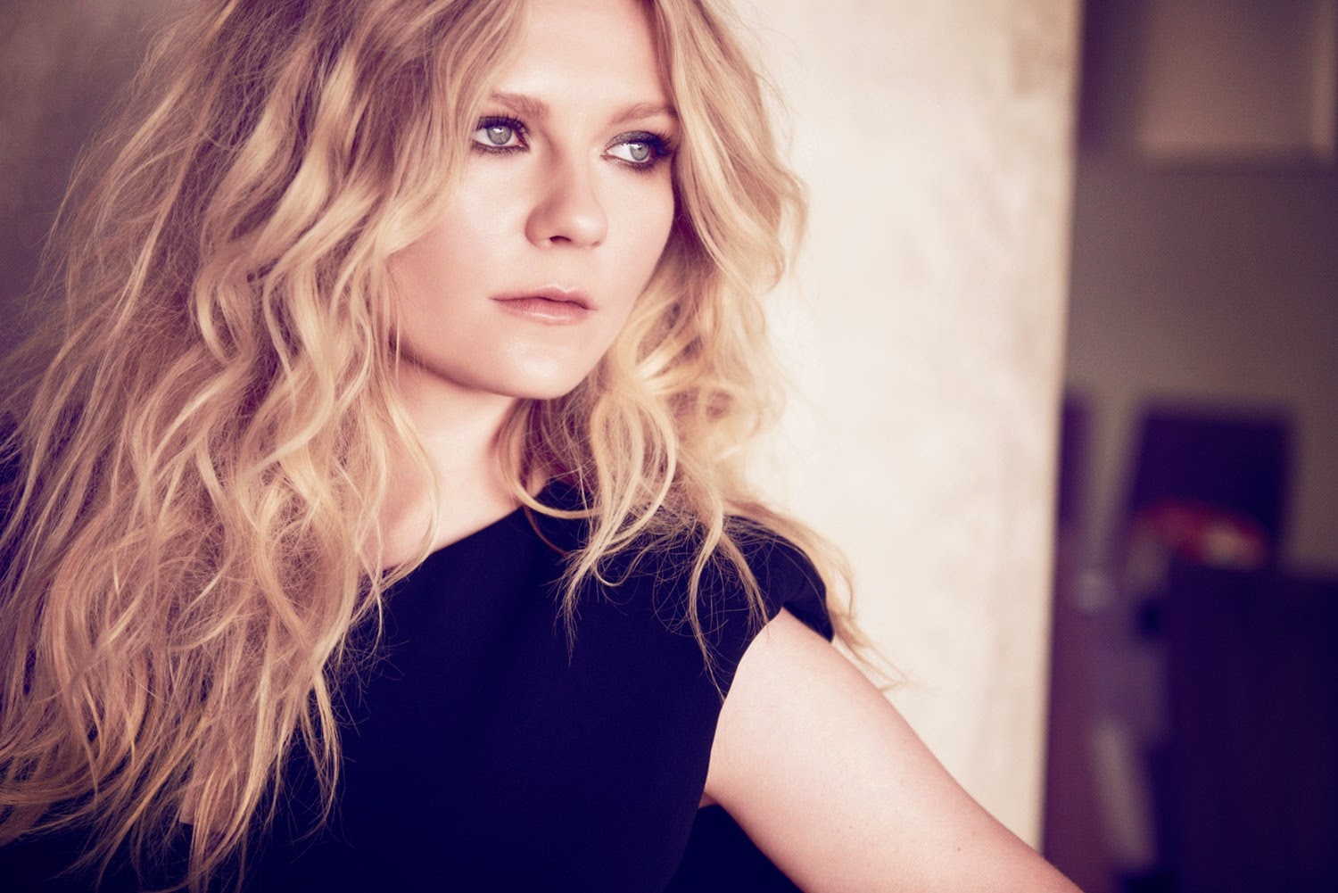 Kirsten Dunst HD Wallpapers Free Download