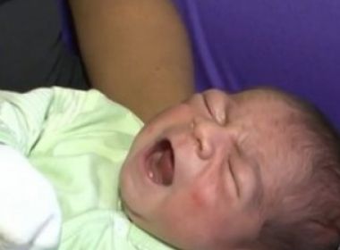 Eunápolis: Bebê nasce com dois dentes e assusta mãe: 'Comecei a tremer'