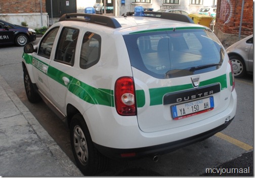 Duster als politie 02